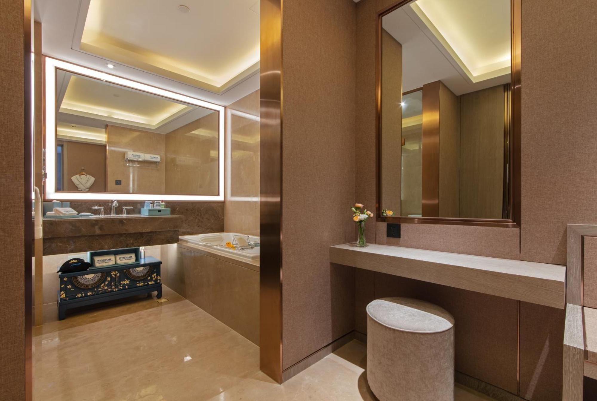 Kunming Huiyue Wyndham Hotel Εξωτερικό φωτογραφία